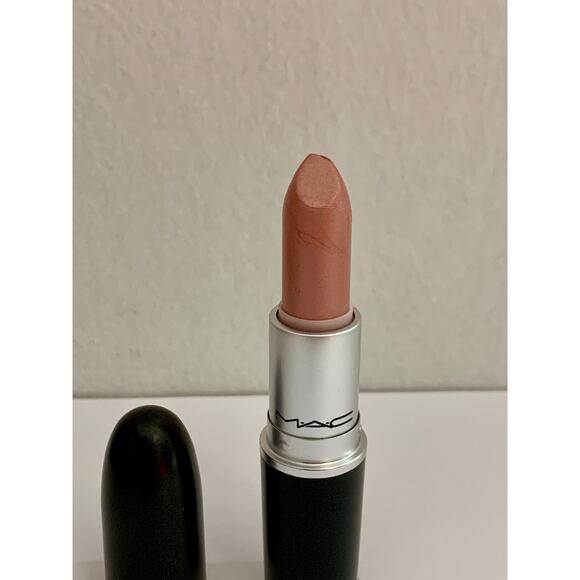 Mac Politely Pink Lustre Lipstick Pink RARE New 517 Damaged Tip - Picture 6 of 10